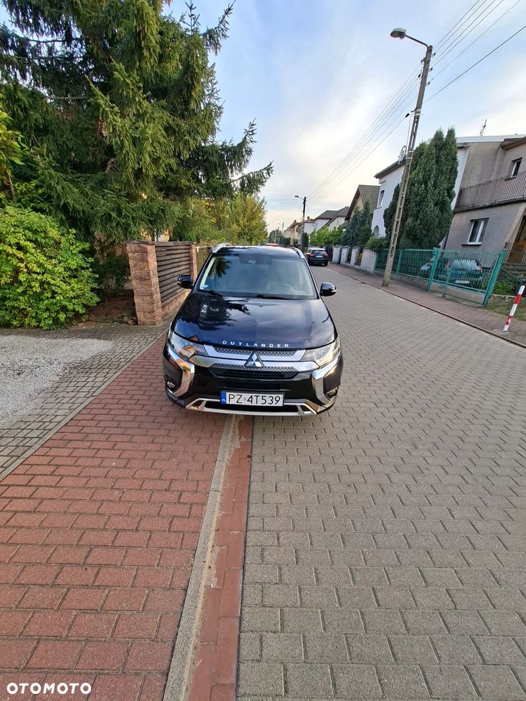 Mitsubishi Outlander - 1