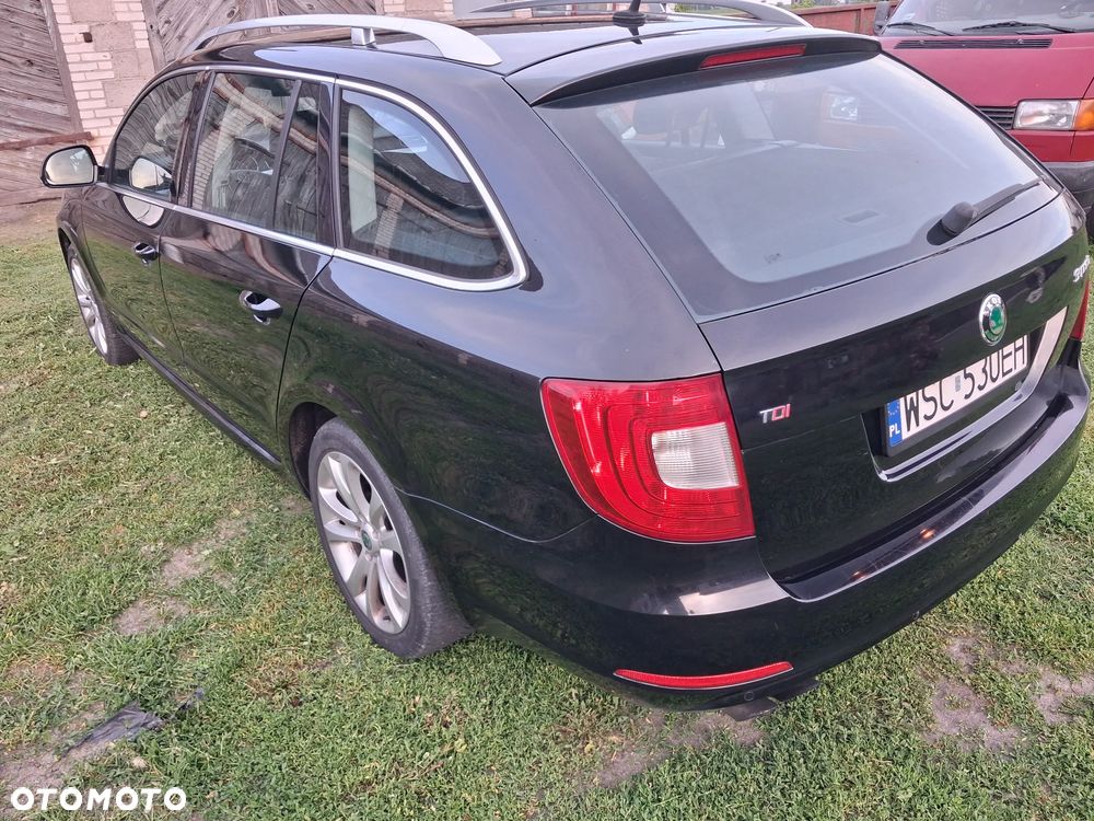 Skoda Superb 2.0 TDI Comfort DSG - 3