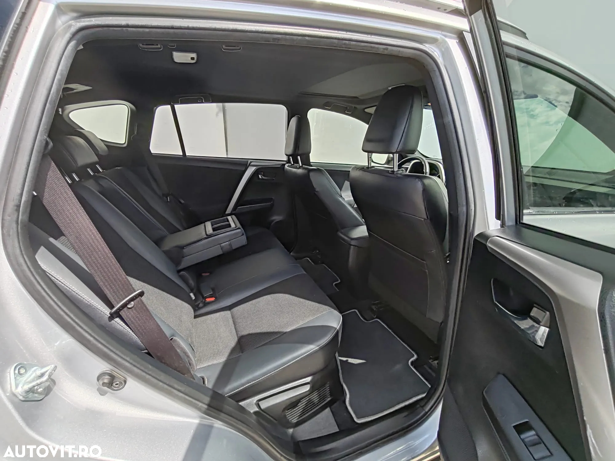 Toyota RAV4 2.5 4x4 Hybrid Edition-S - 6