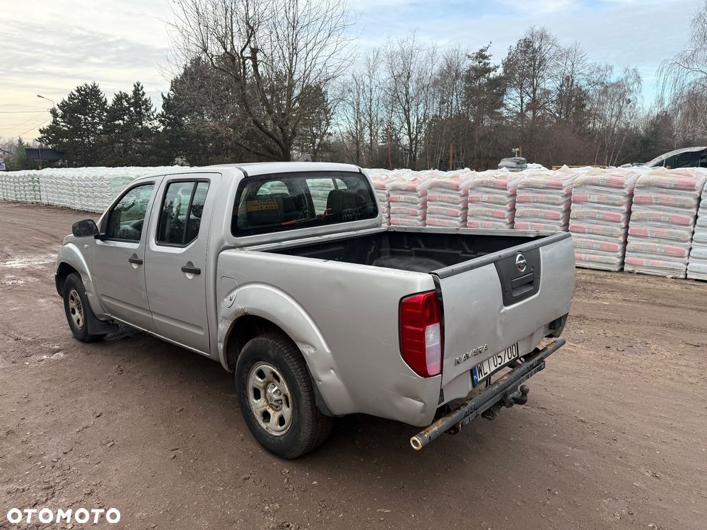 Nissan Navara 2.5 D SE - 3