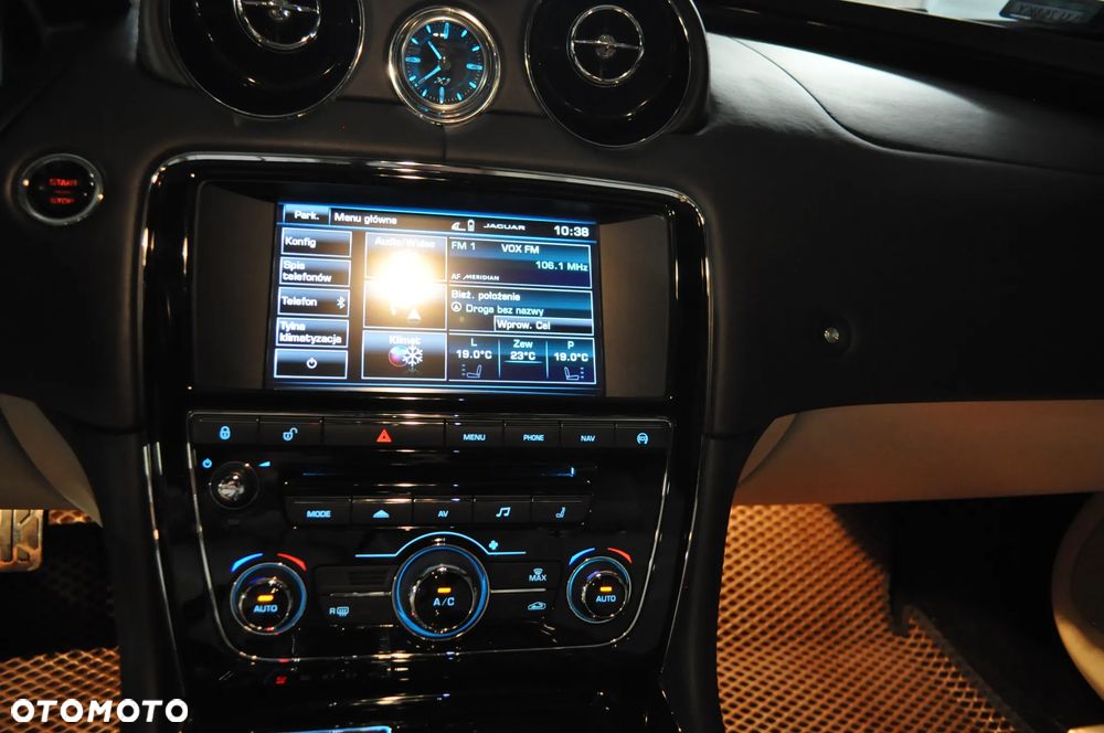 Jaguar XJ 3.0 V6 Kompressor Portfolio - 36