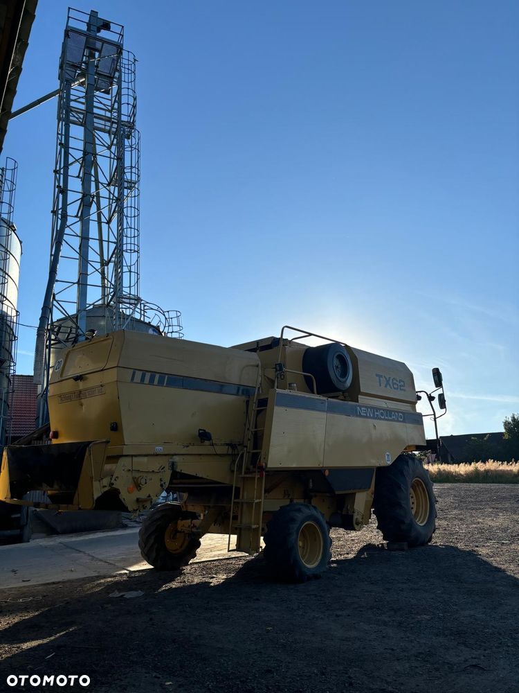 New Holland TX 62 - 4