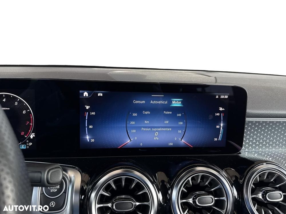 Mercedes-Benz GLB - 22