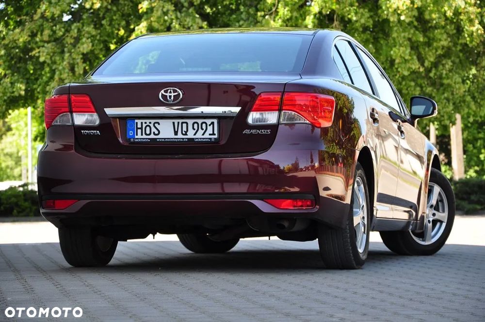 Toyota Avensis 1.6 Active - 13