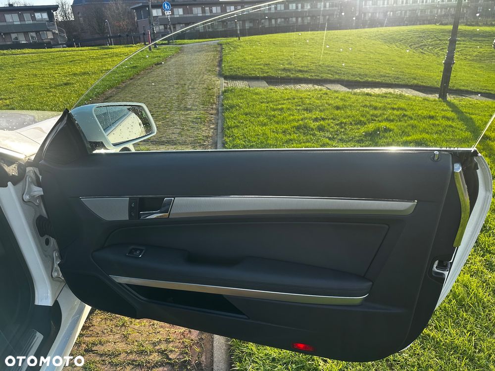 Mercedes-Benz Klasa E 200 CGI BlueEffICIENCY - 17