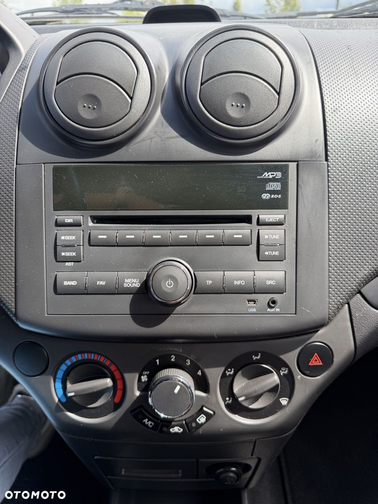Chevrolet Aveo - 15