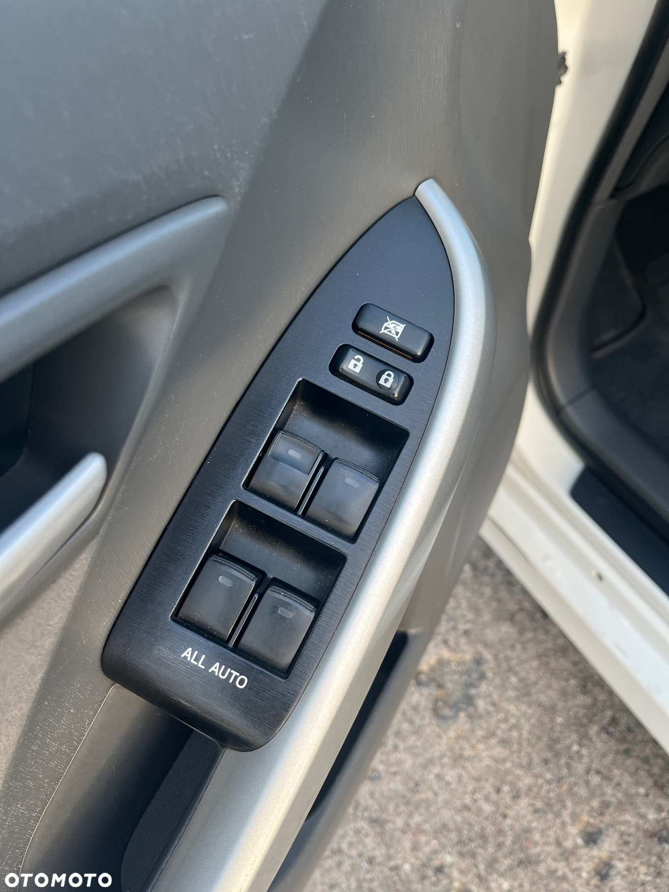 Toyota Prius 1.8 HSD Premium - 12