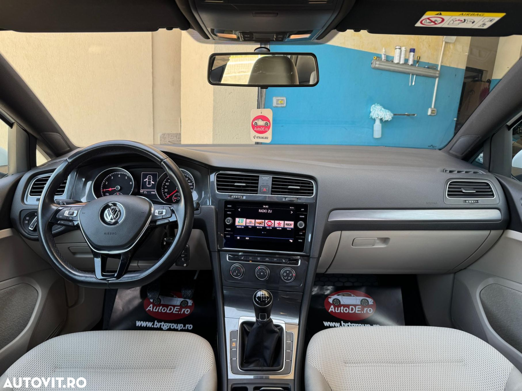 Volkswagen Golf - 8
