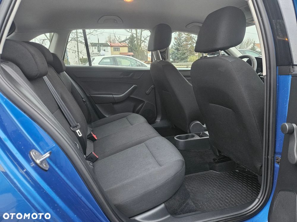 Skoda RAPID Spb 1.4 TDI DPF Ambition - 10