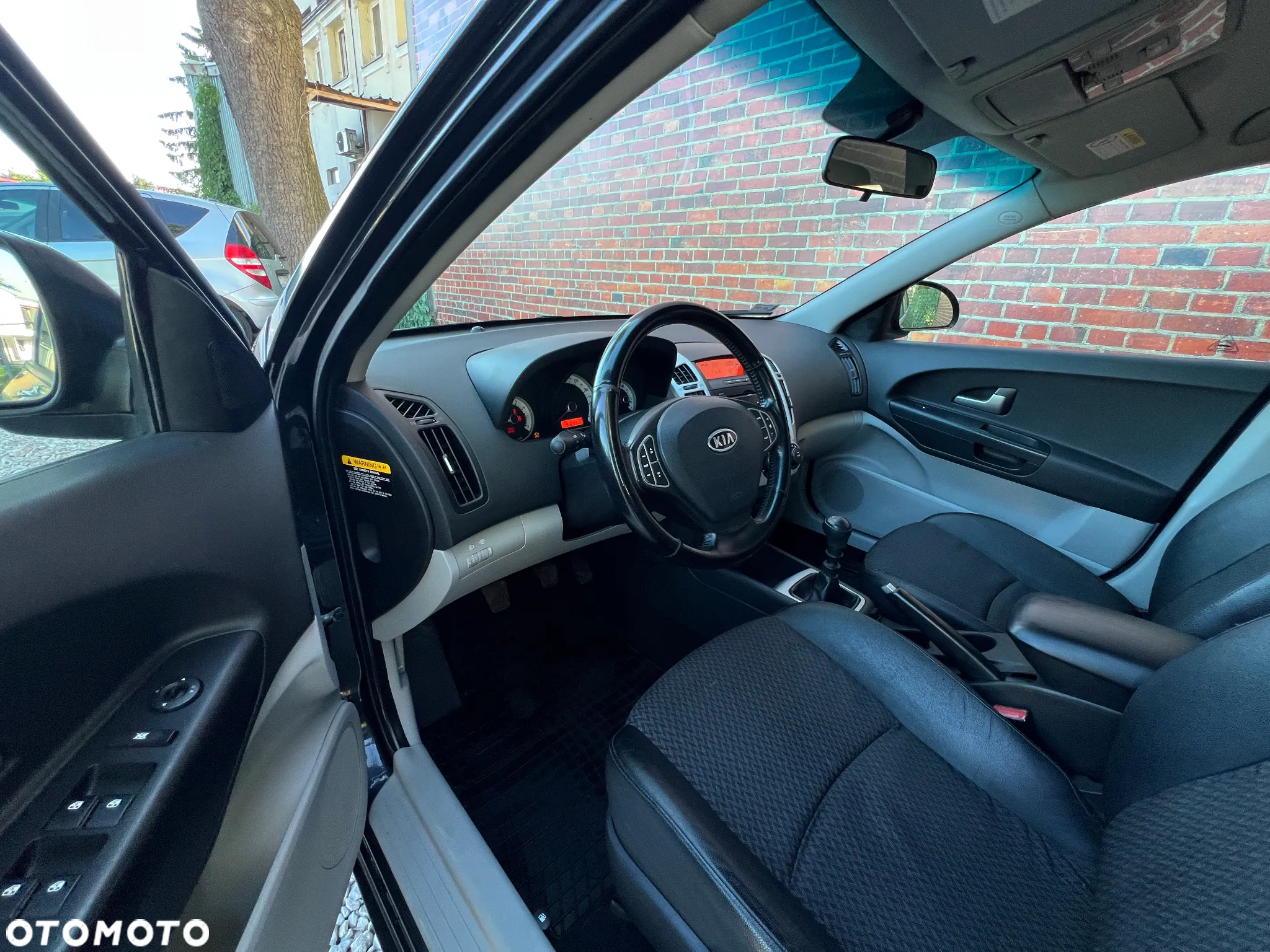 Kia Ceed - 8