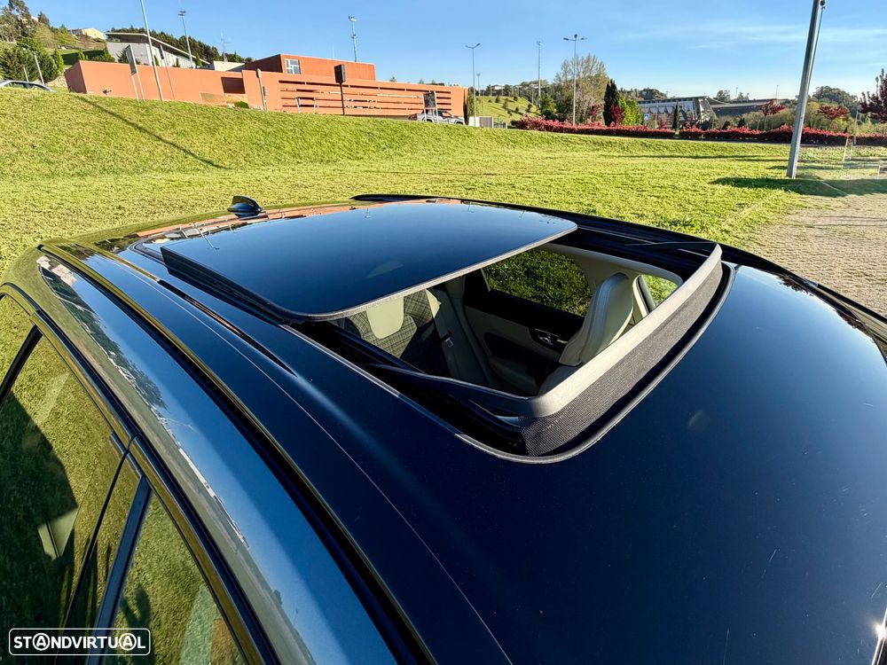 Volvo XC 60 2.0 T8 PHEV Momentum AWD - 27