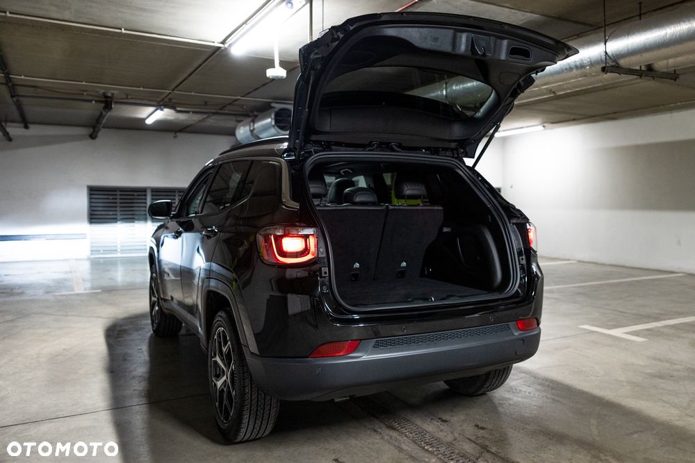 Jeep Compass - 36