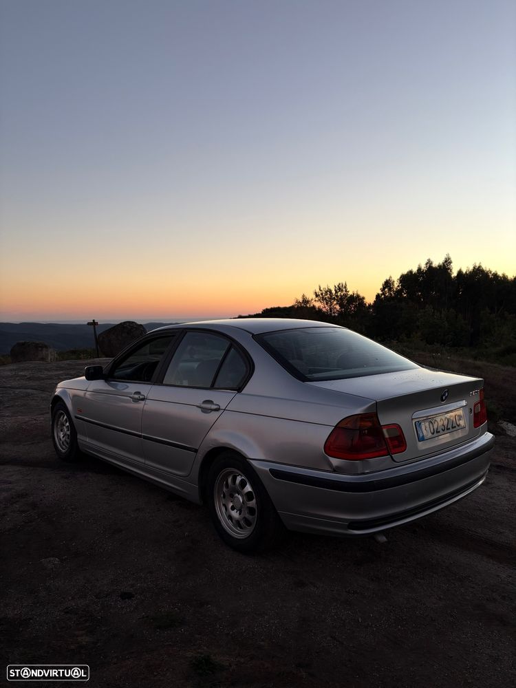 BMW 320