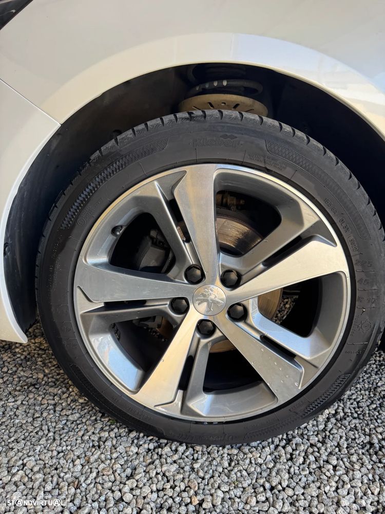 Peugeot 308 SW - 9