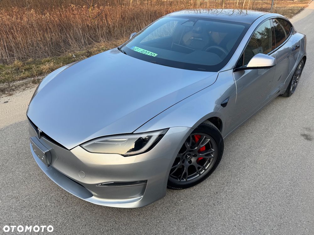 Tesla Model S - 8