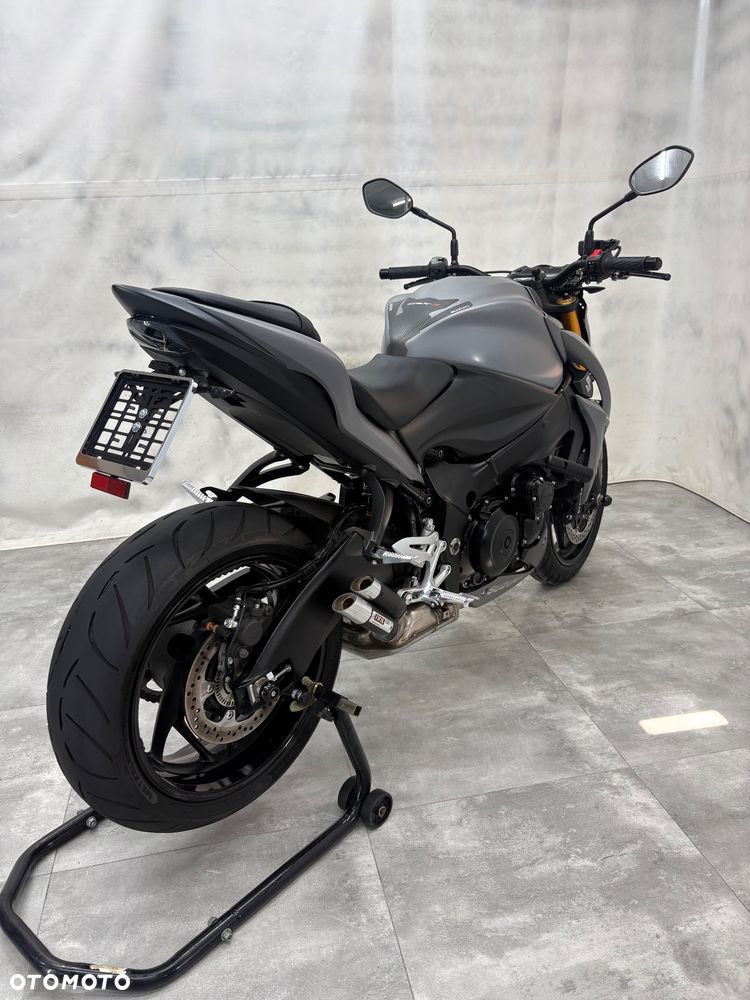 Suzuki GSX 1000 - 21