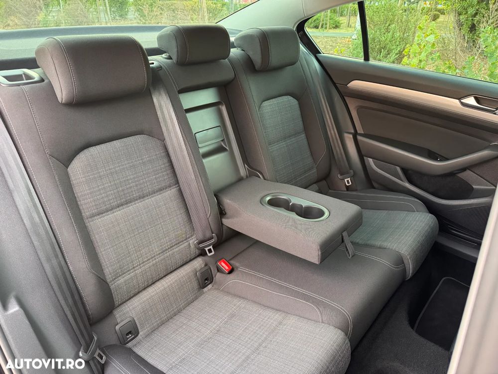 Volkswagen Passat - 21