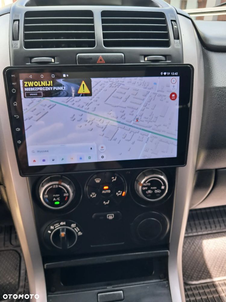 Suzuki Grand Vitara 2.0 - 26