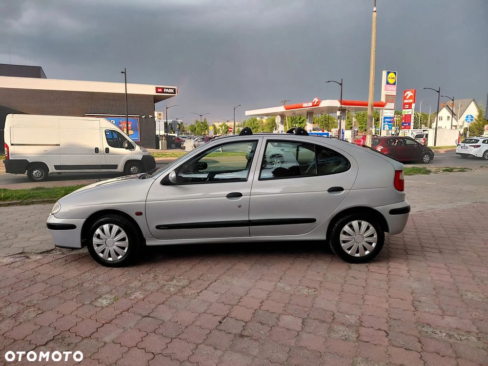 Renault Megane 1.4 16V Authentique - 5