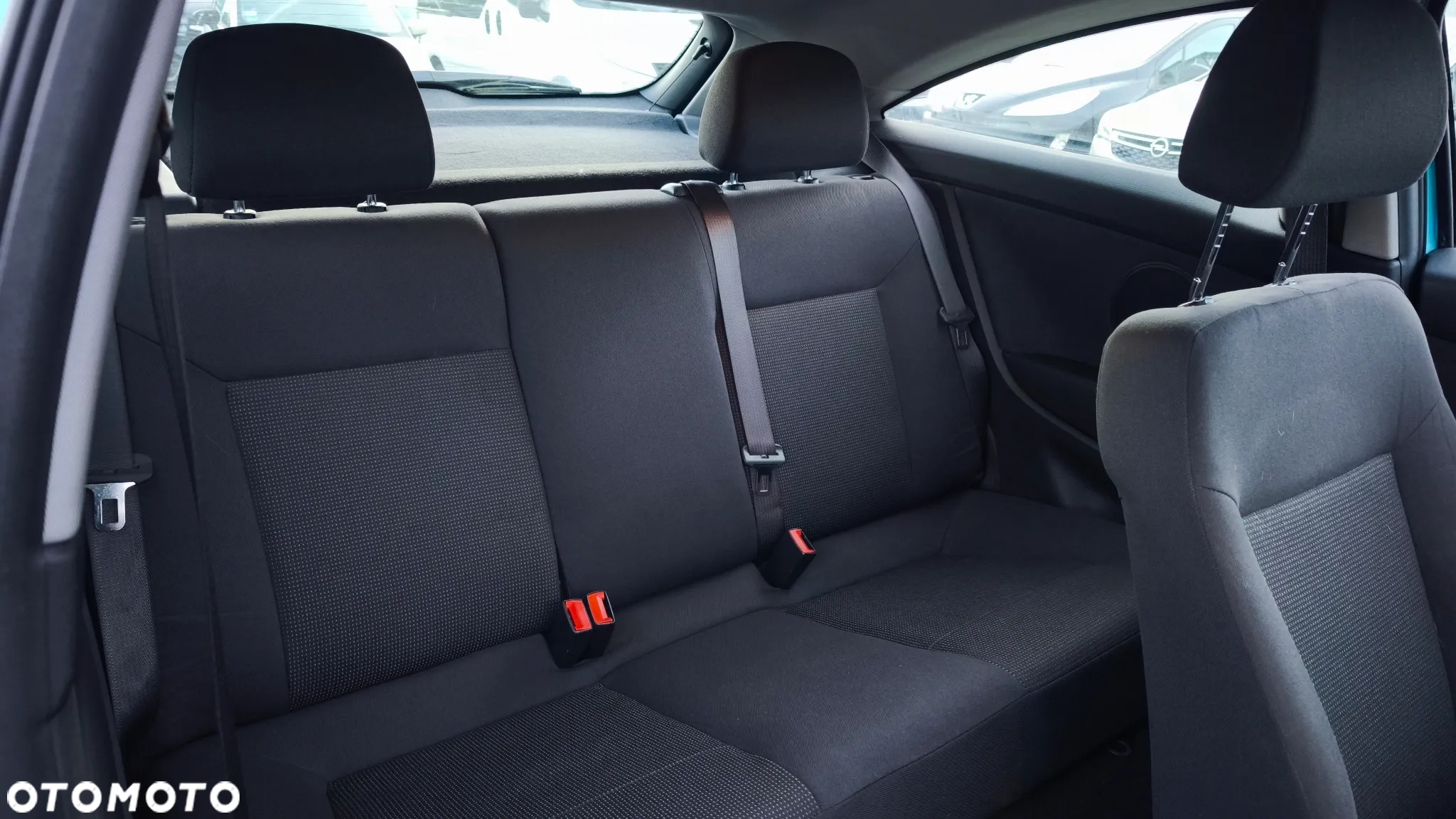 Opel Astra GTC 1.6 - 24