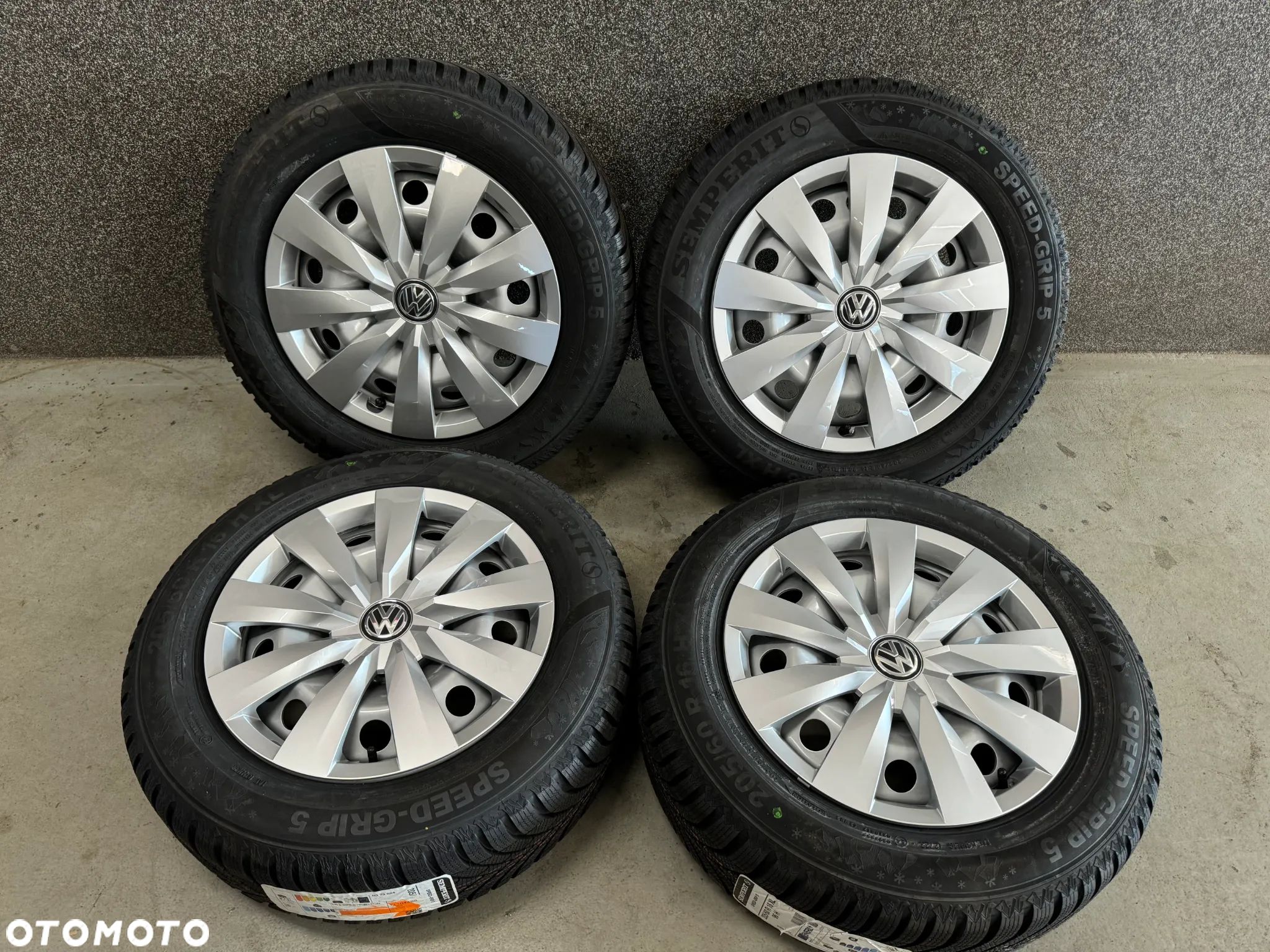 Koła Zimowe VW Touran 5TA 16 cali 5x112 4szt. Opony Zimowe Semperit 205/60/16 96H XL Nowe z kołpakami! - 1