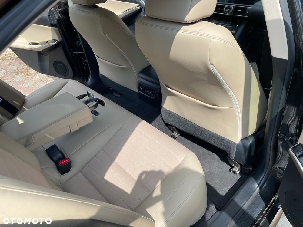 Lexus IS 200t Elegance - 13