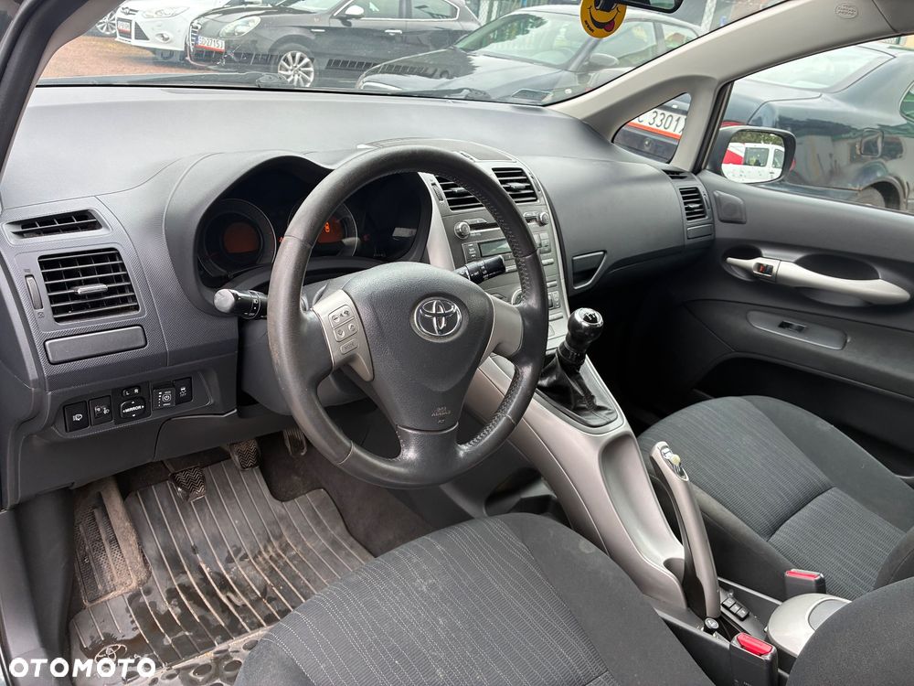 Toyota Auris - 17