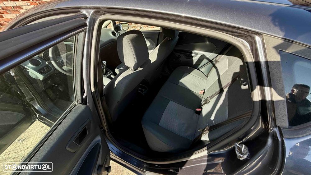 Ford Fiesta - 7