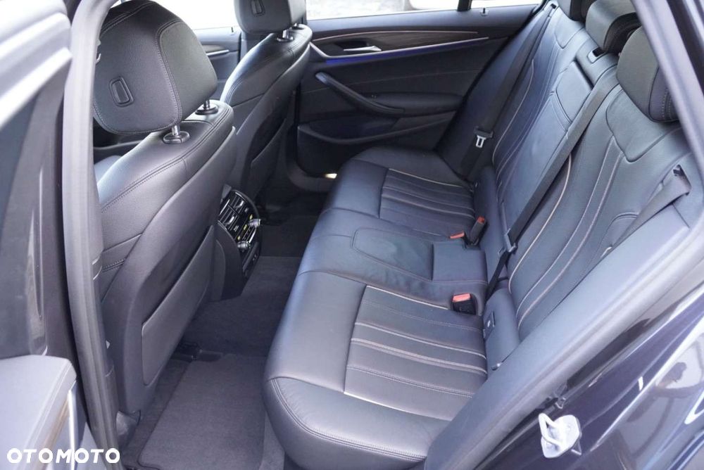 BMW Seria 5 520d Luxury Line sport - 13