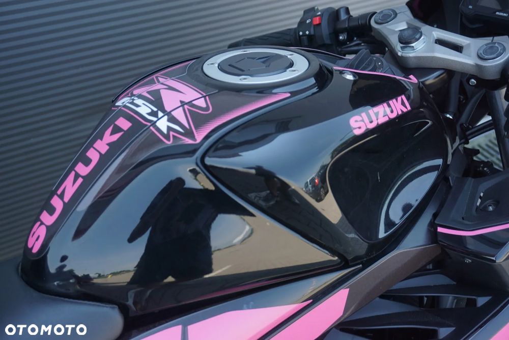 Suzuki GSX - 7