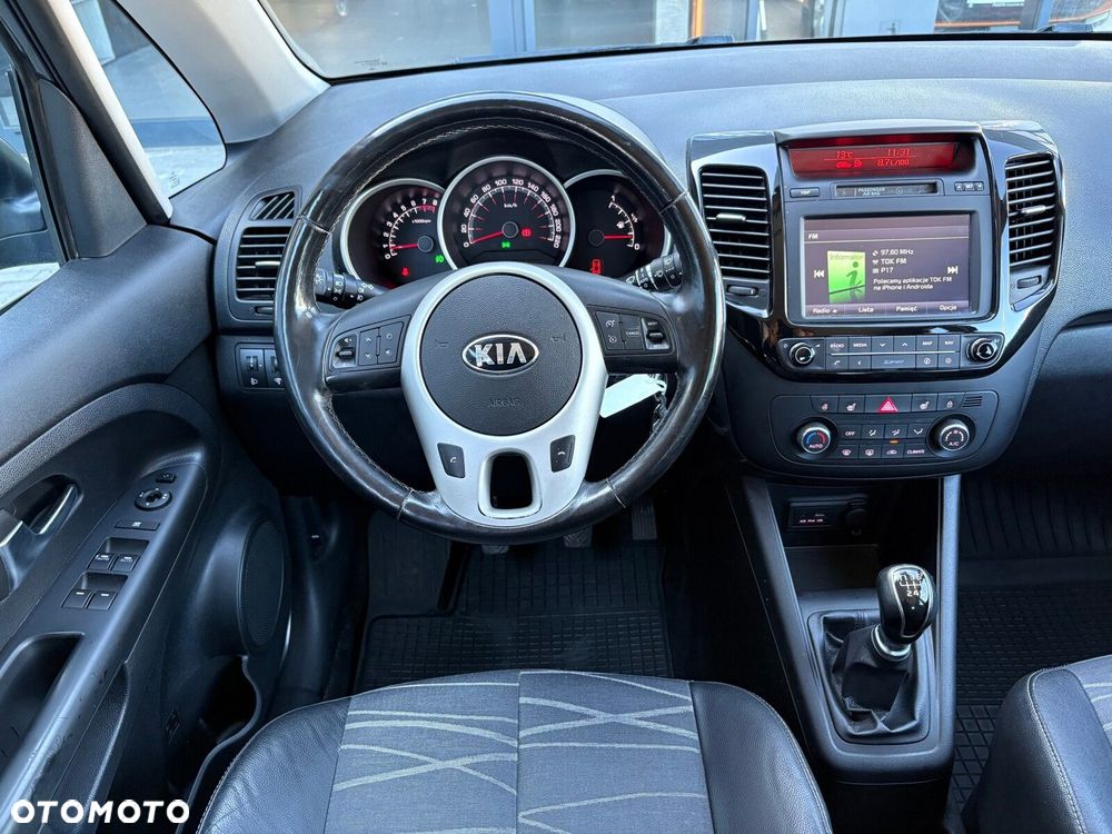 Kia Venga - 11