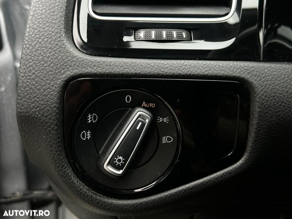 Volkswagen Golf - 20
