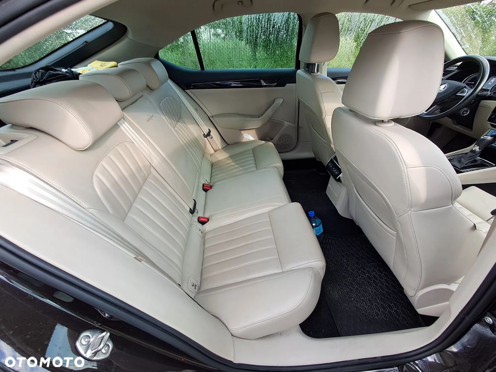 Skoda Superb 2.0 TDI 4x4 L&K DSG - 17