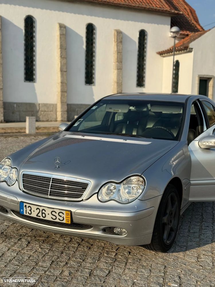 Mercedes-Benz 220 - 14