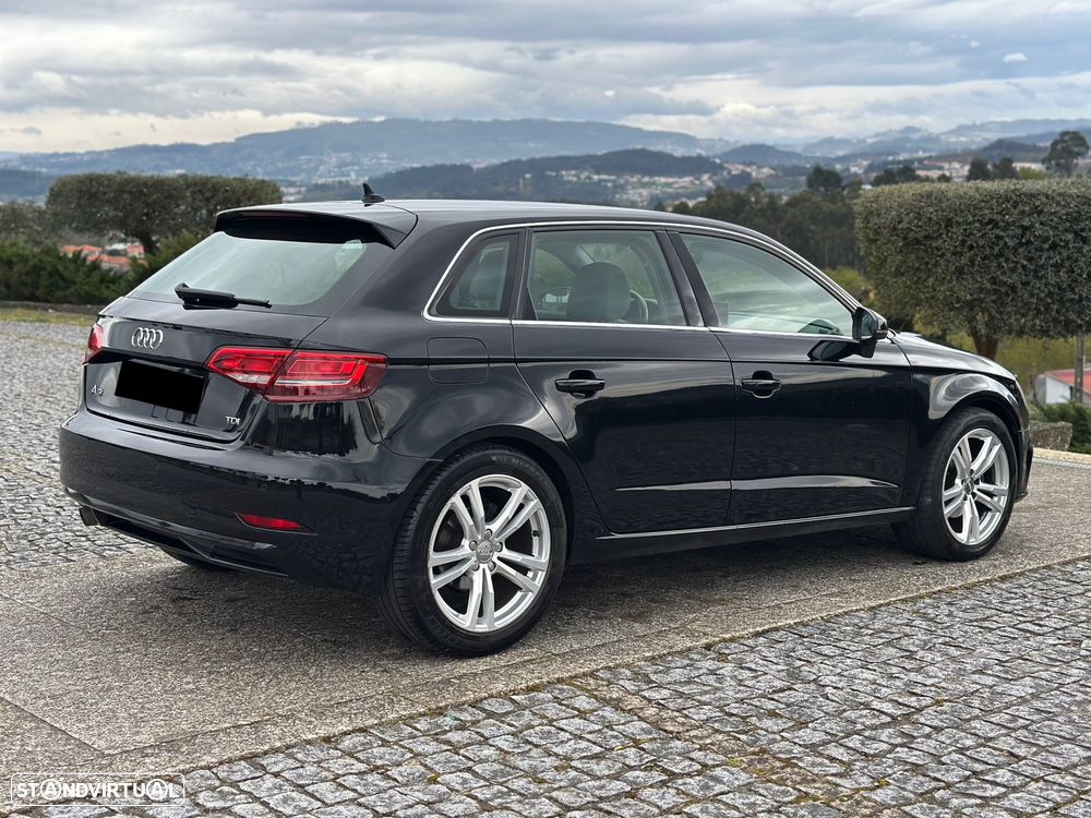 Audi A3 Sportback 1.6 TDI S tronic design - 17
