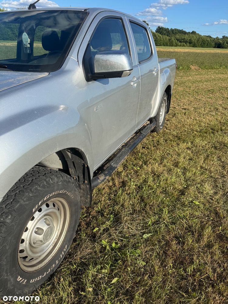 Isuzu D-Max 2.5 DC LS - 6