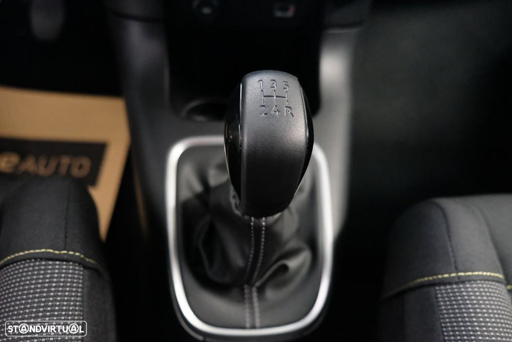 Citroën C3 1.2 PureTech Shine - 22