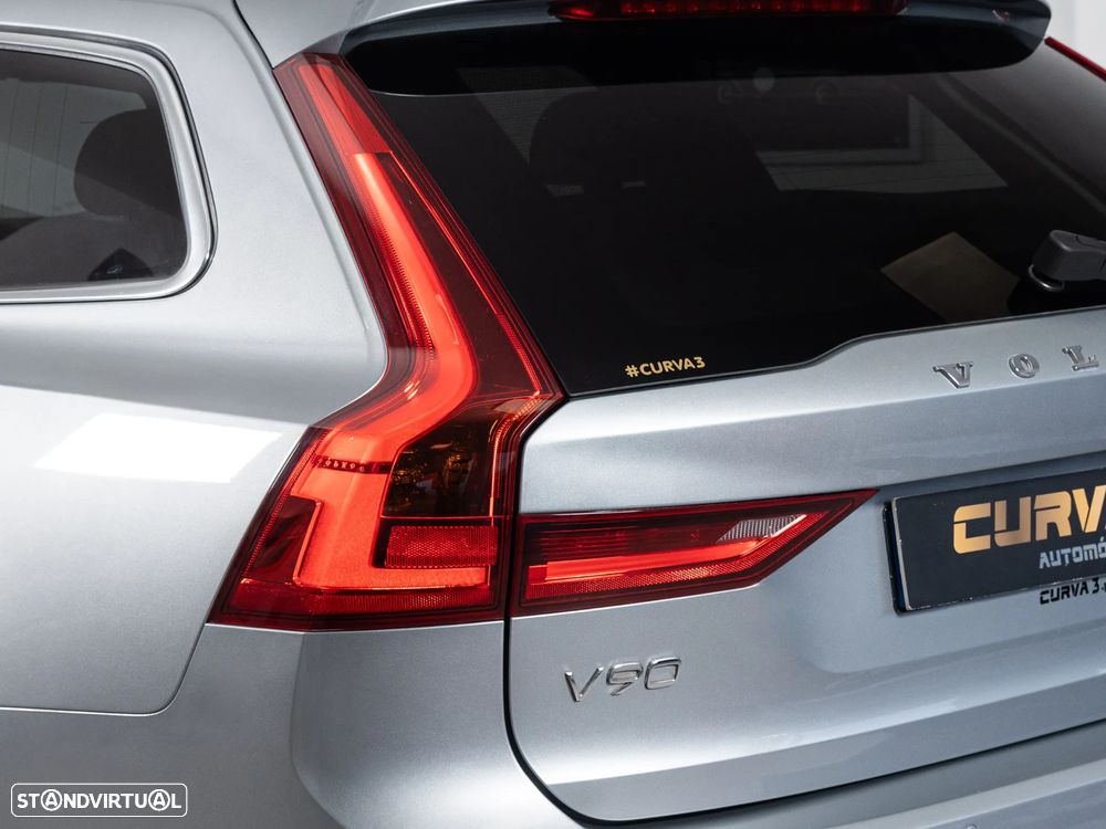 Volvo V90 2.0 D5 Momentum AWD Geartronic - 8