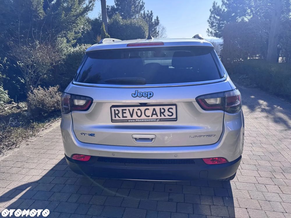 Jeep Compass - 8