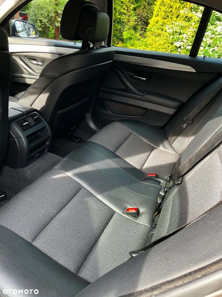 BMW Seria 5 520d Efficient Dynamics - 21