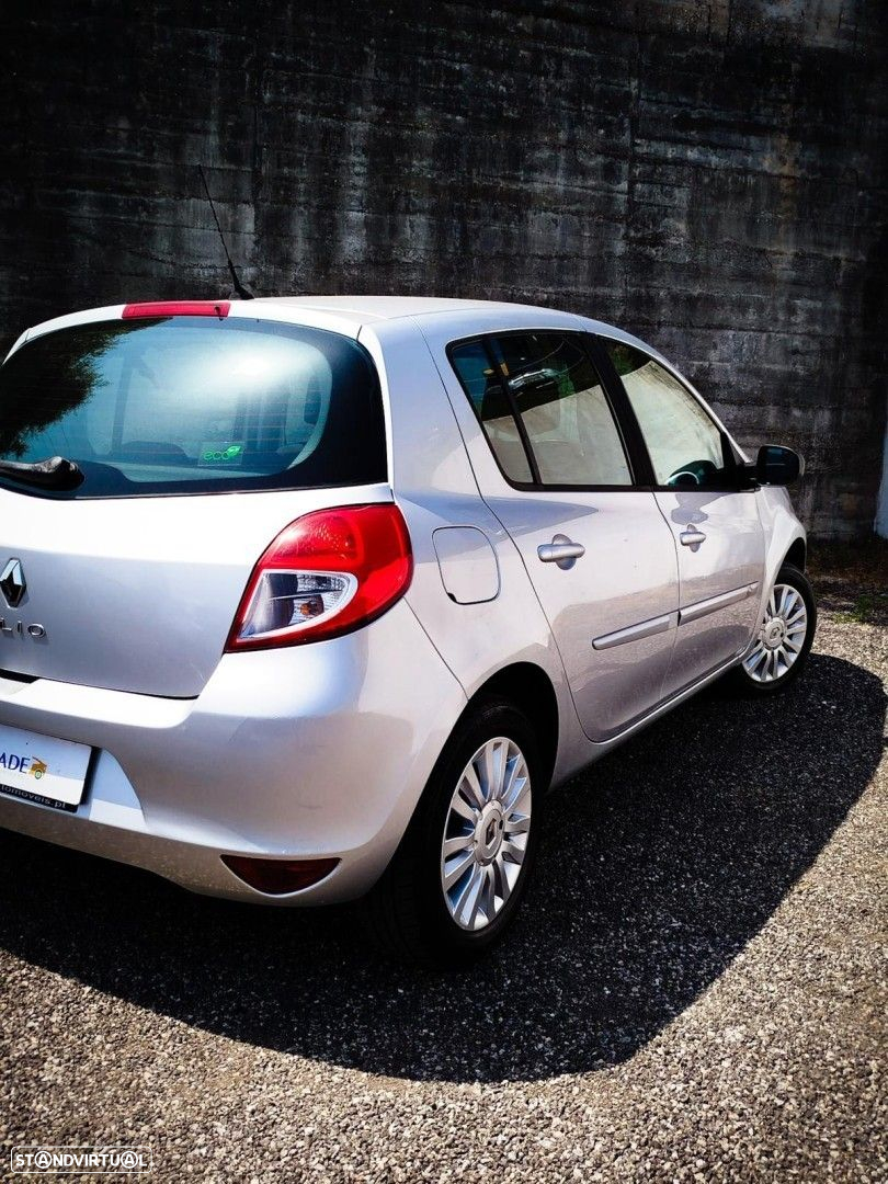 Renault Clio 1.2 16V Dynamique - 12