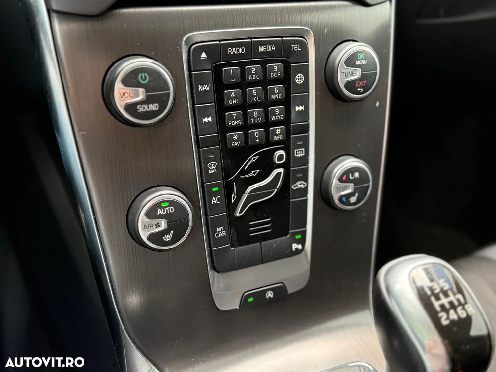 Volvo V40 D4 Momentum - 10