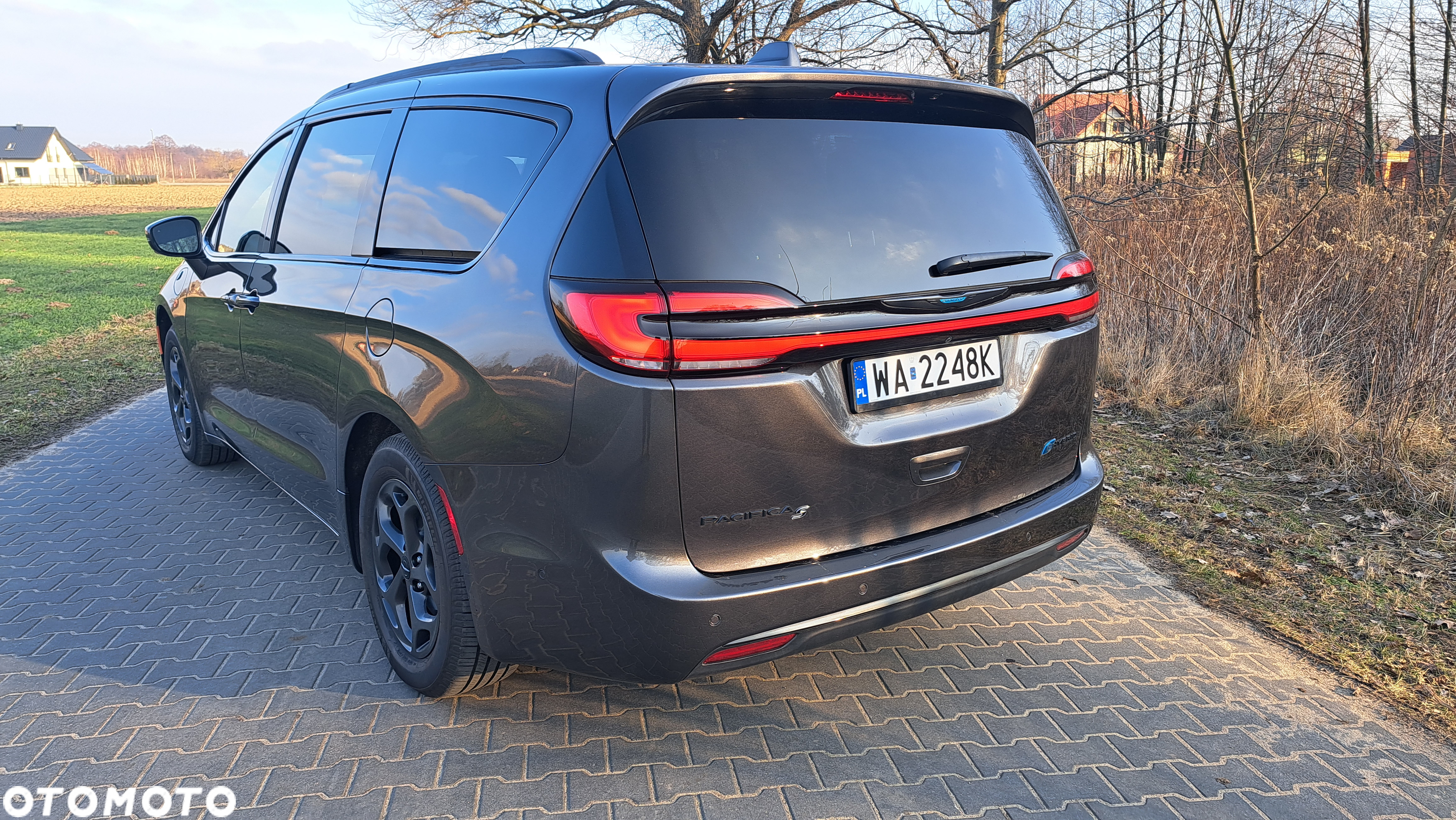 Chrysler Pacifica - 11
