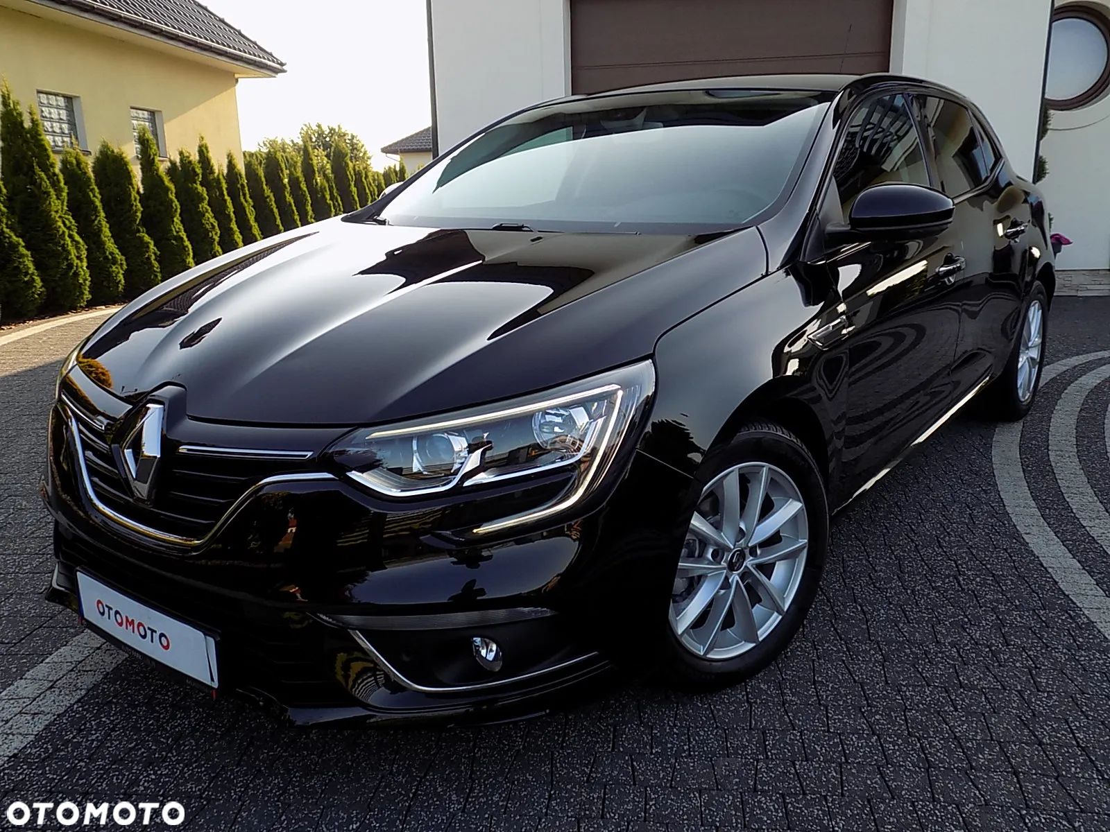 Renault Megane ENERGY TCe 100 LIMITED - 1