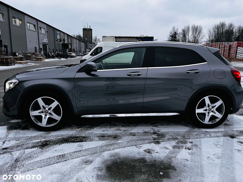 Mercedes-Benz GLA 180 7G-DCT AMG Line - 20