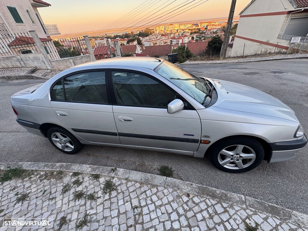 Toyota Avensis Sedan 2.0 D4D Luna - 5