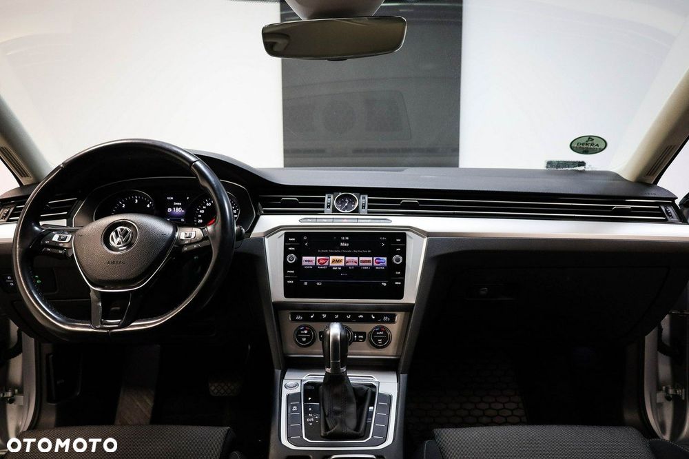 Volkswagen Passat - 13