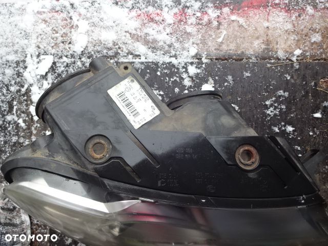 Prawa przednia lampa VW Passat B6 3C0941006Q - 4