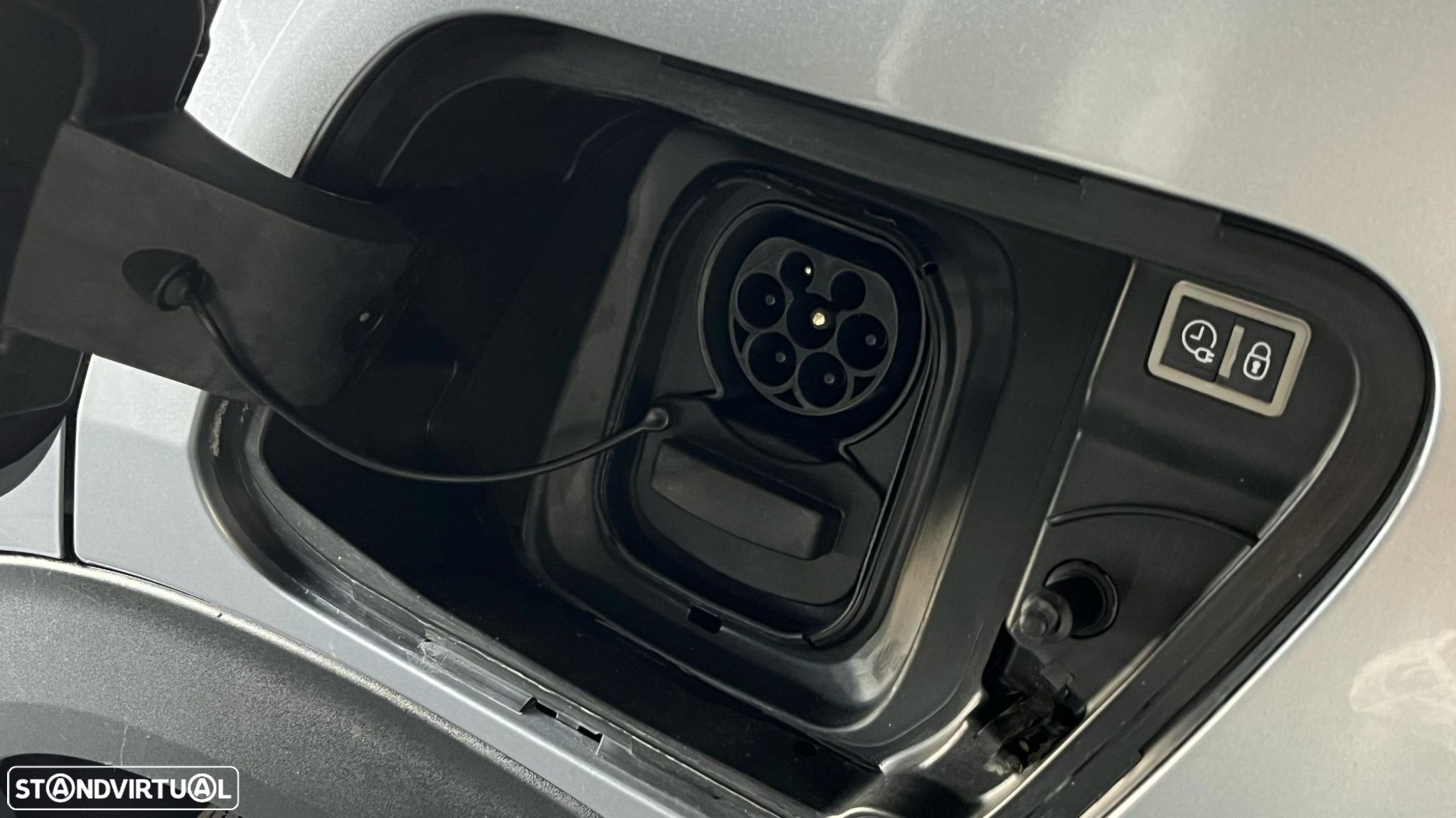 Peugeot e-2008 50 kWh Allure - 52