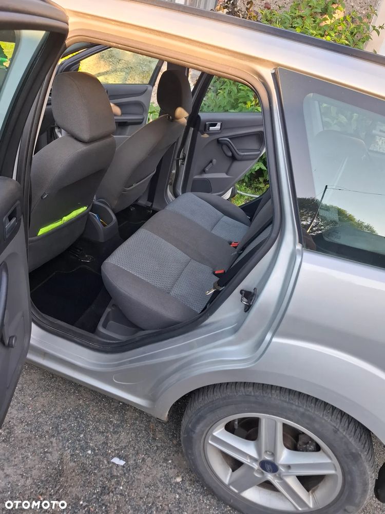 Ford Focus 1.6 Ambiente - 14